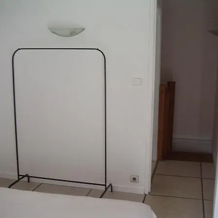Petit Des Augustins فندق مونفلاكين